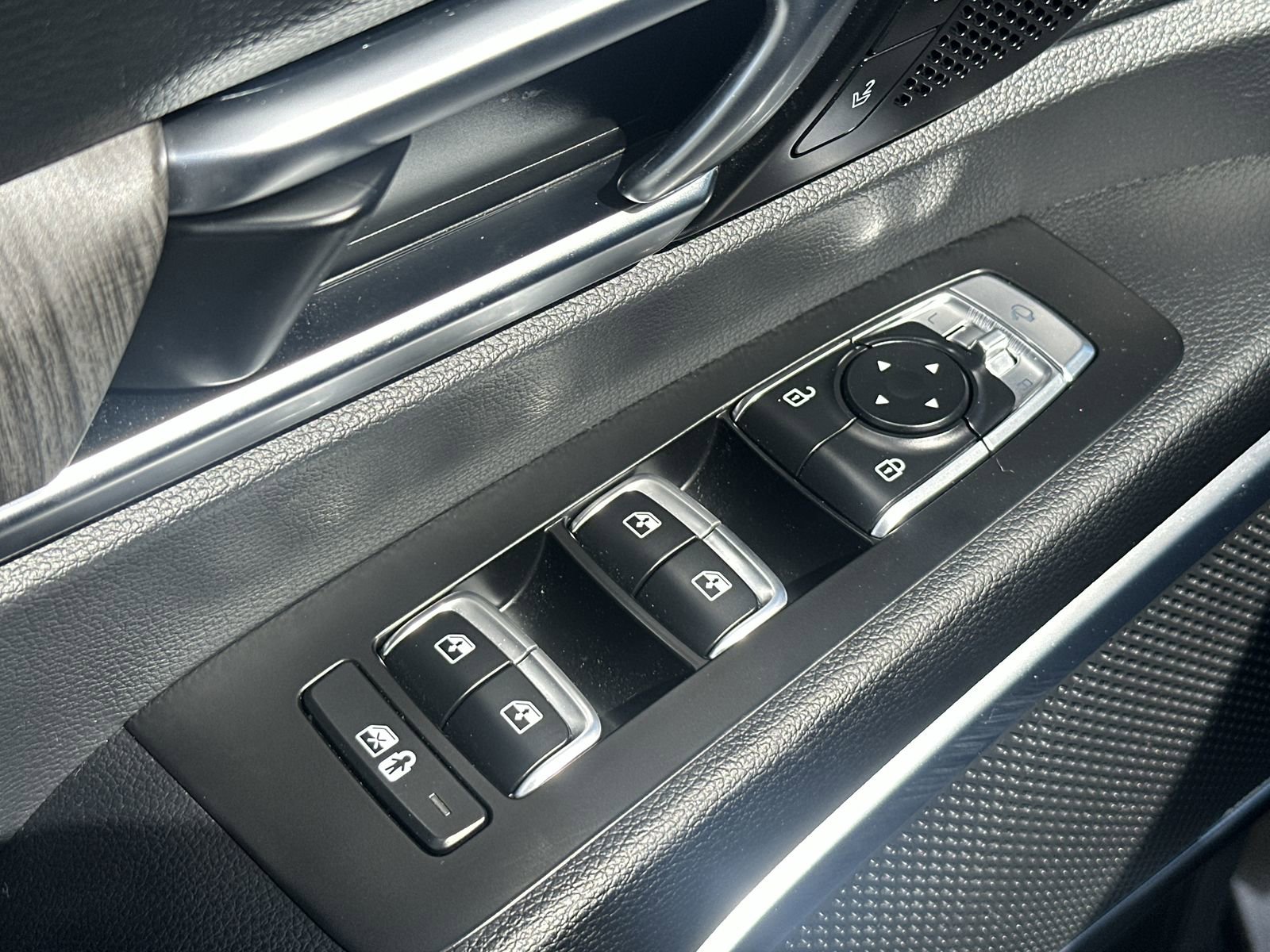 Used 2023 Kia Telluride SX AWD/4WD image 15
