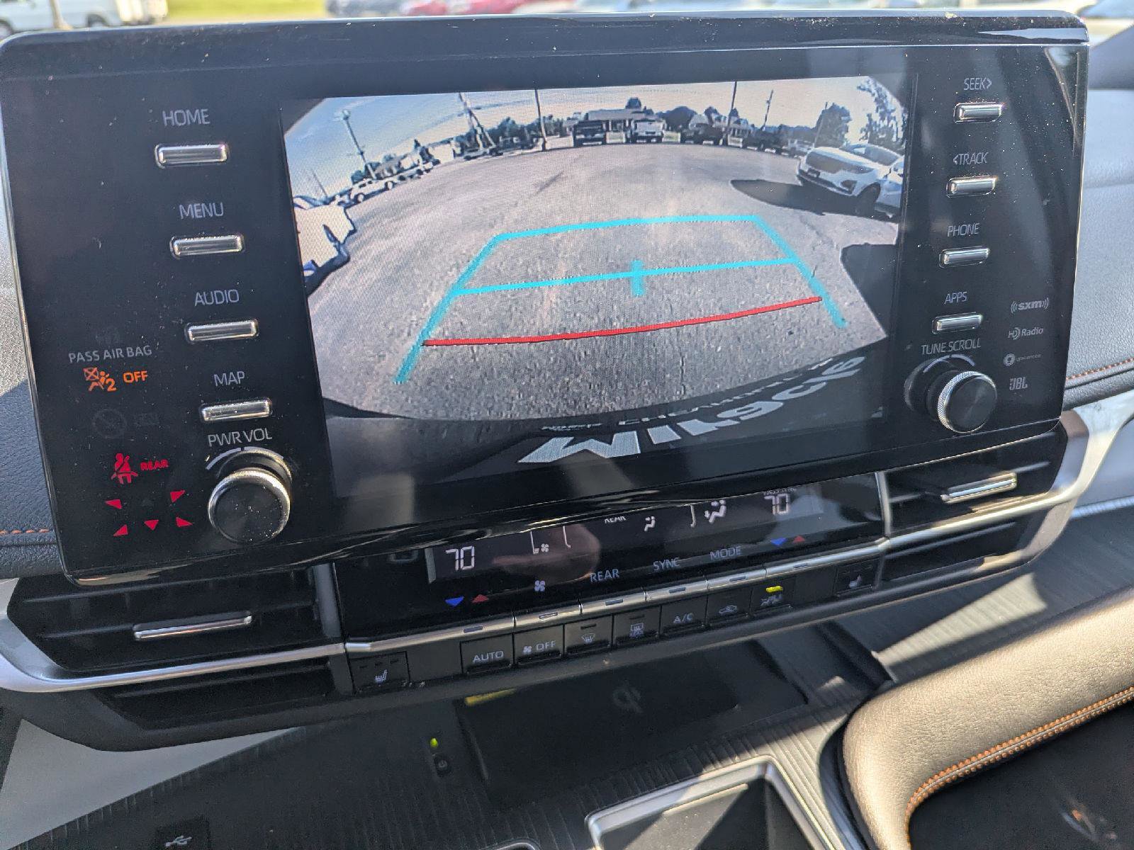 Used 2023 Toyota Sienna XSE w/ XSE Plus Package AWD/4WD image 12