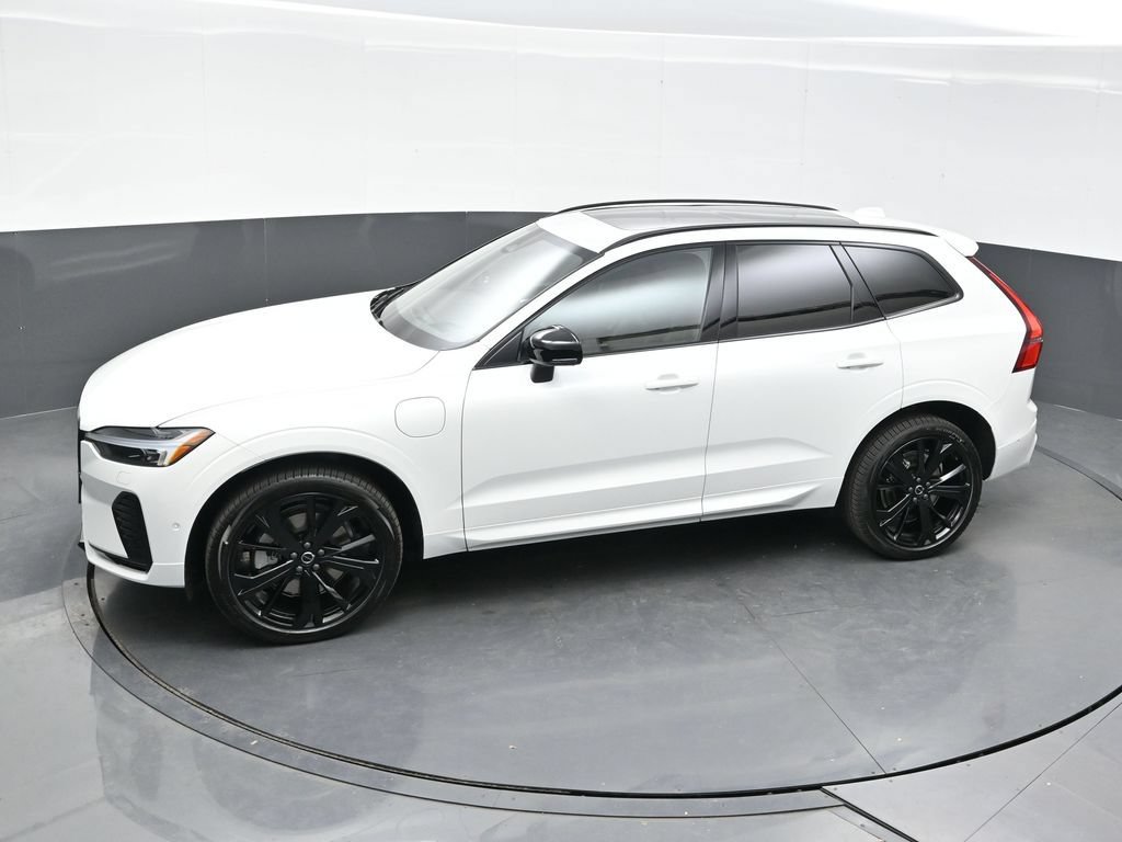 New 2026 Volvo XC60 T8 Ultra w/ Climate Package PRO AWD/4WD image 32