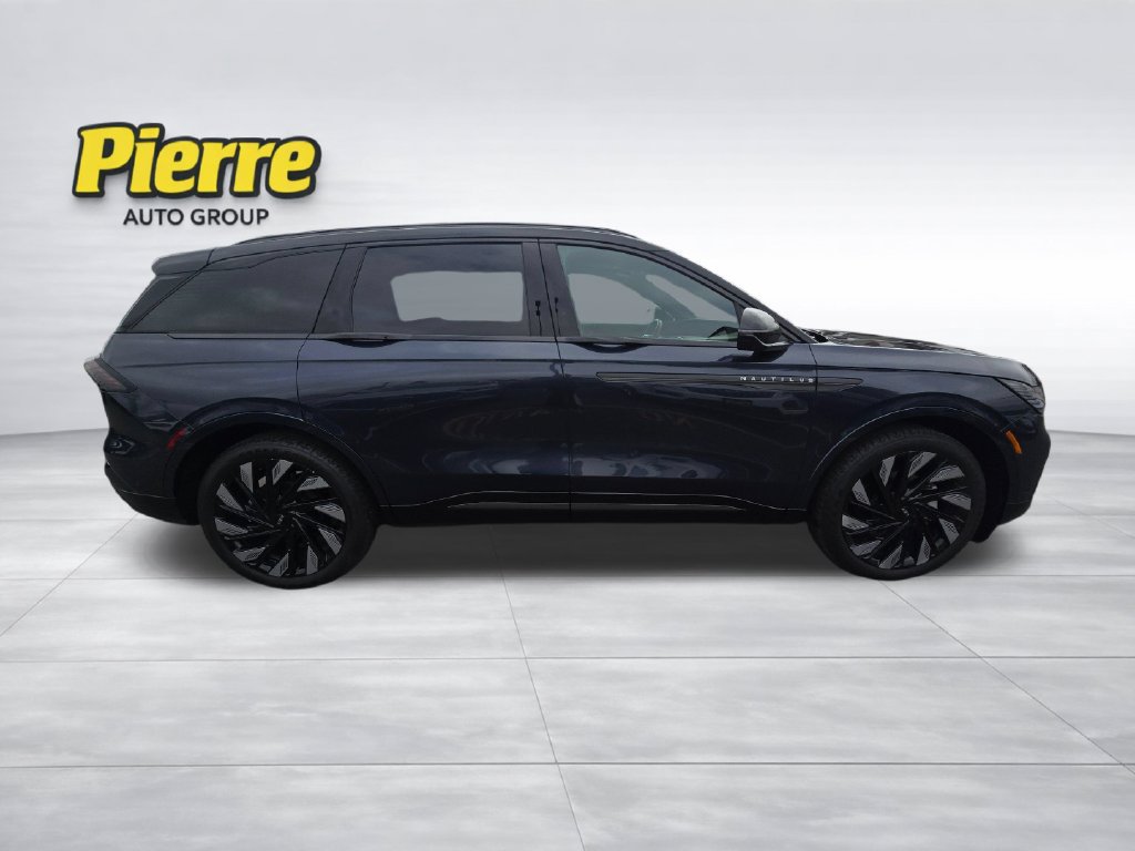 Certified 2024 Lincoln Nautilus Reserve w/ Equipment Group 202A AWD/4WD image 6