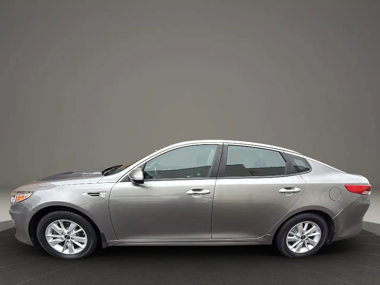 Used 2018 Kia Optima LX w/ Convenience Package image 8