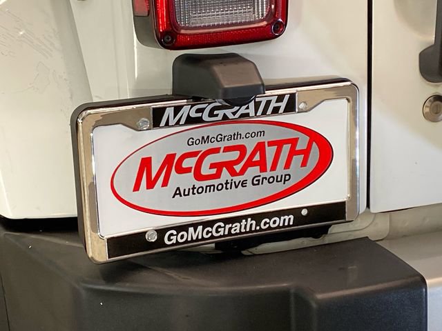 Used 2017 Jeep Wrangler Unlimited Sahara w/ Connectivity Group image 25