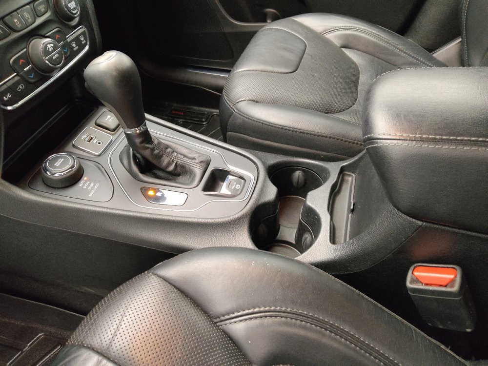Used 2019 Jeep Cherokee High Altitude AWD/4WD image 26