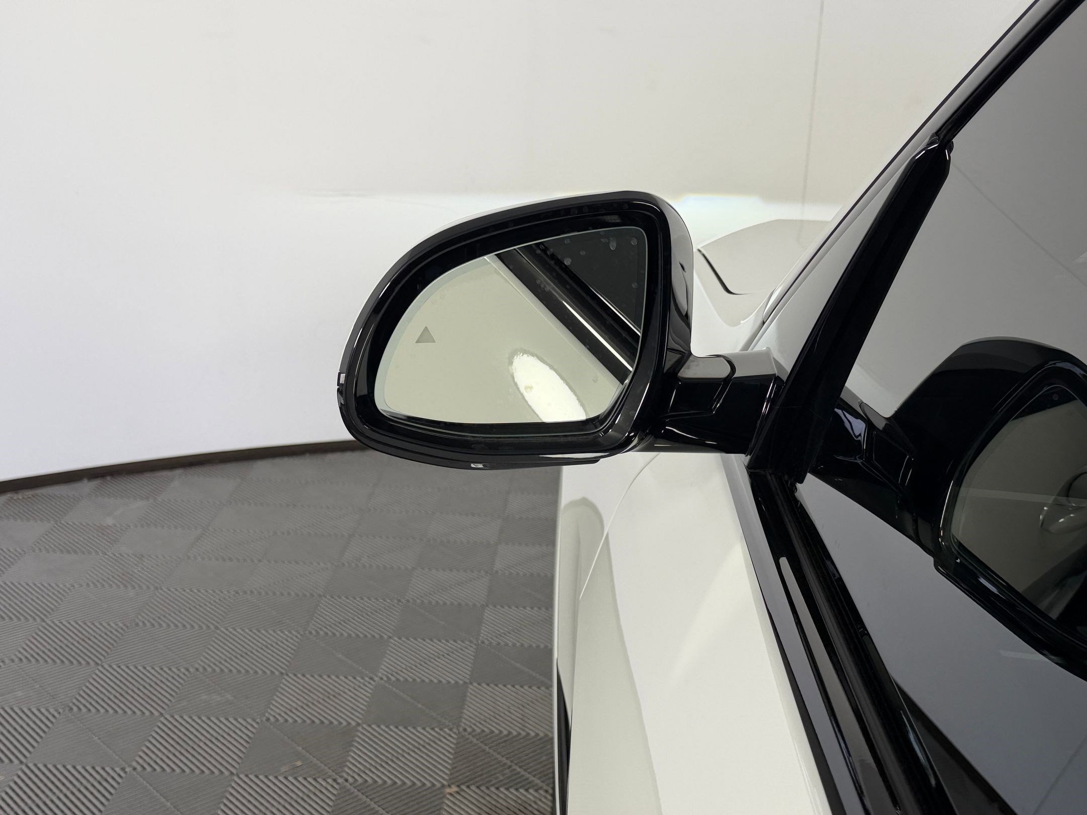 Used 2026 BMW X7 xDrive40i w/ M Sport Package image 22