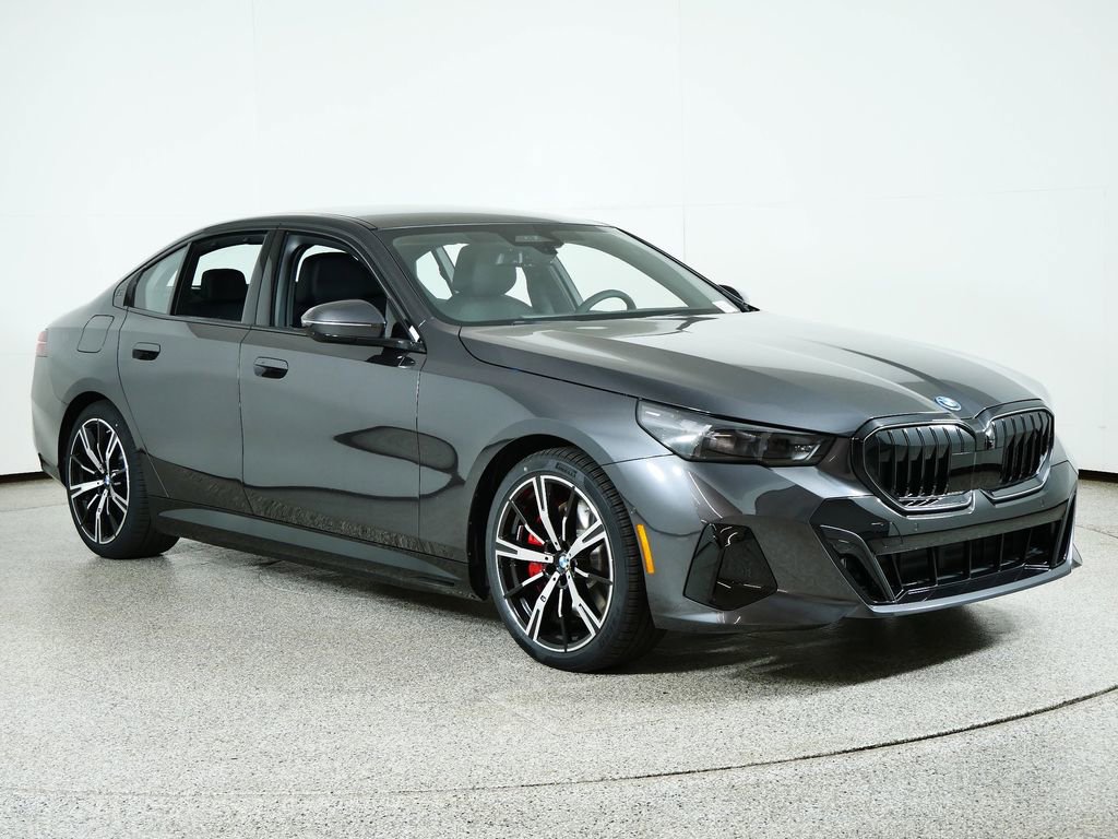 New 2026 BMW 550e xDrive image 2