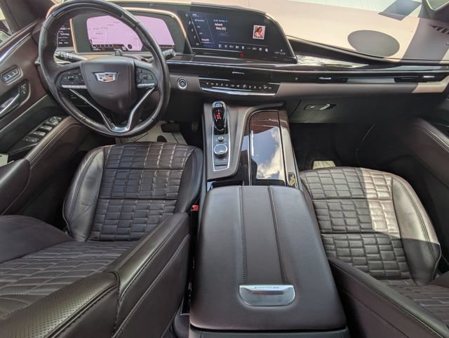 Used 2024 Cadillac Escalade ESV Sport Platinum w/ LPO, ONYX Package AWD/4WD image 13