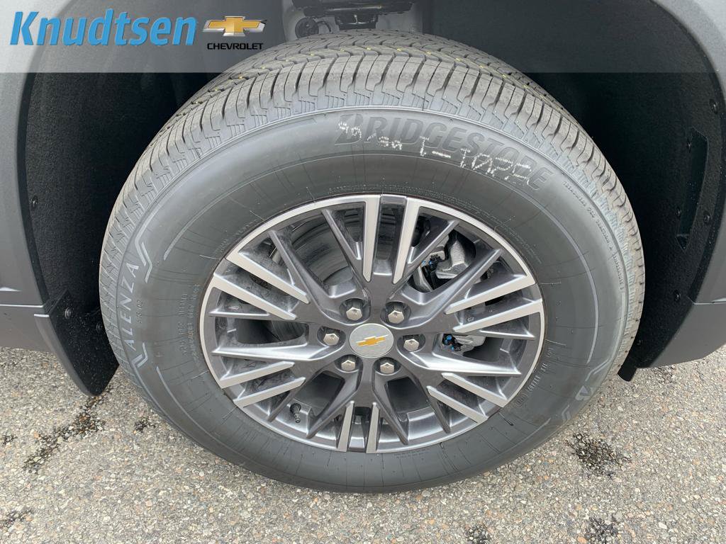 New 2026 Chevrolet Traverse LT w/ Driver Confidence Package AWD/4WD image 9