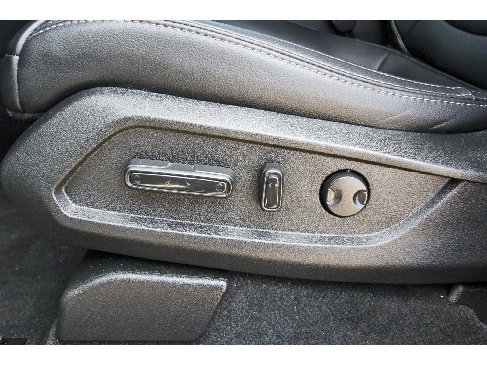 Used 2025 Honda Pilot EX-L image 28