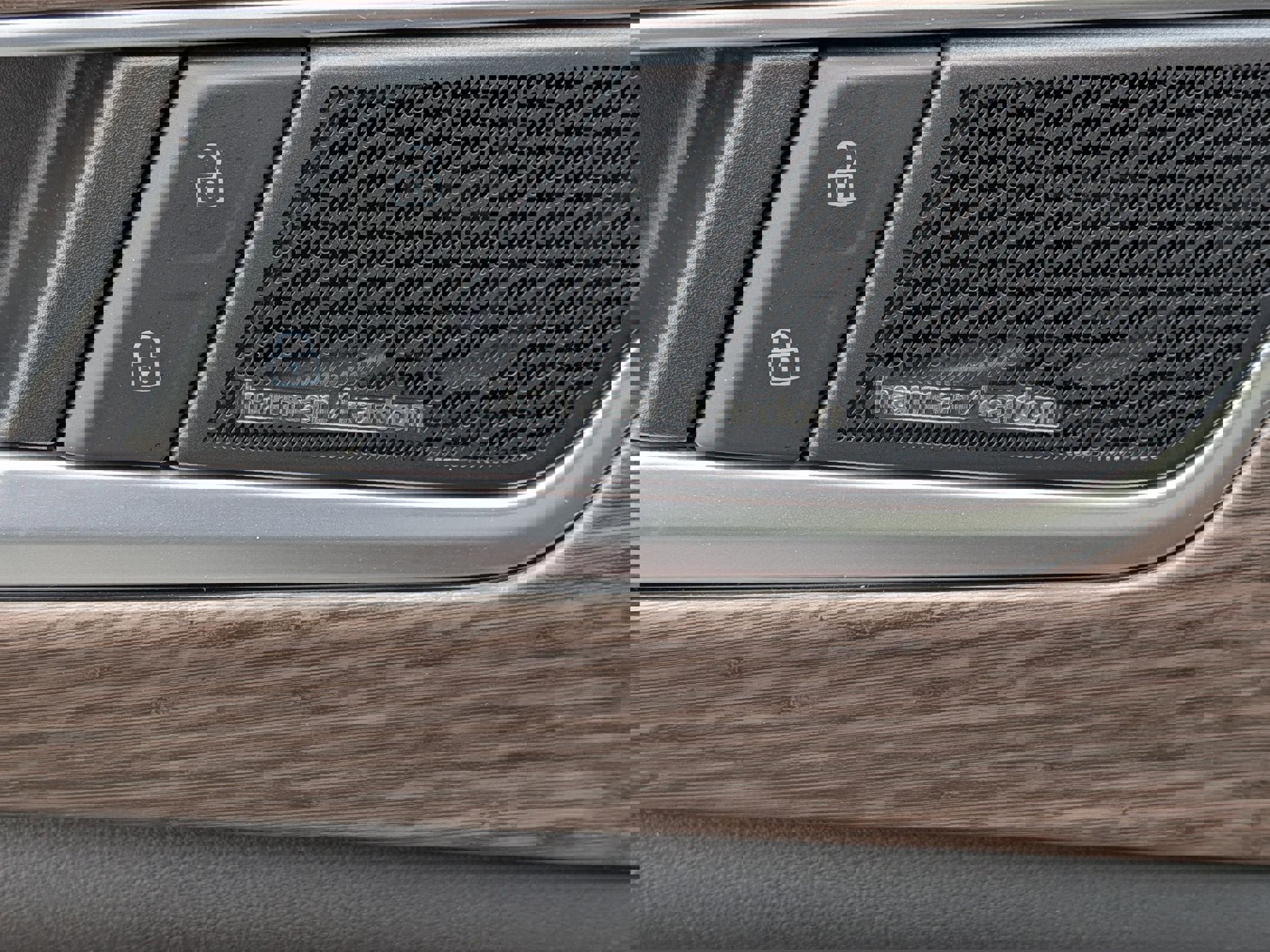 Used 2024 Volkswagen Atlas SEL Premium R-Line image 15