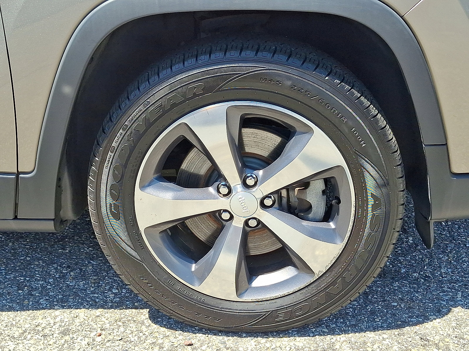 Used 2019 Jeep Cherokee Limited image 8