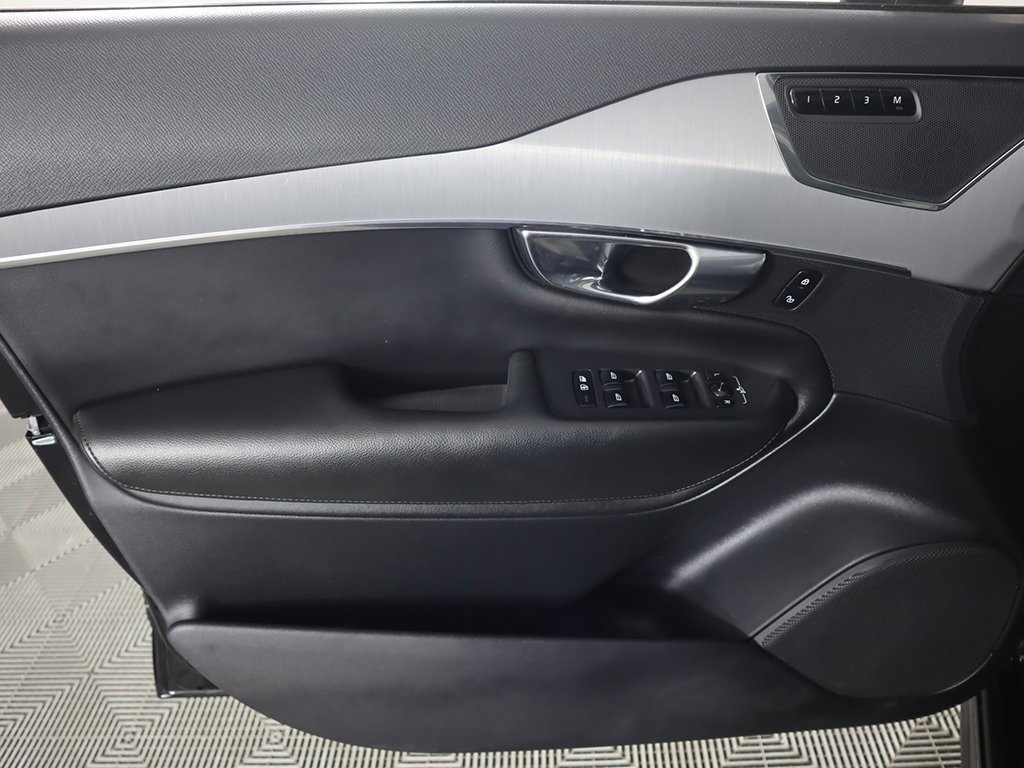 Used 2022 Volvo XC90 T5 Momentum w/ Climate Package image 22