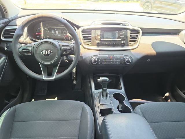 Used 2017 Kia Sorento FWD image 7