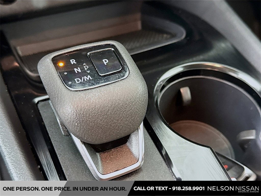 Certified 2025 Nissan Rogue SV image 16