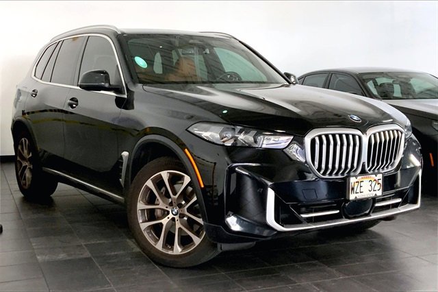 Used 2024 BMW X5 xDrive40i w/ Parking Assistance Package image 2