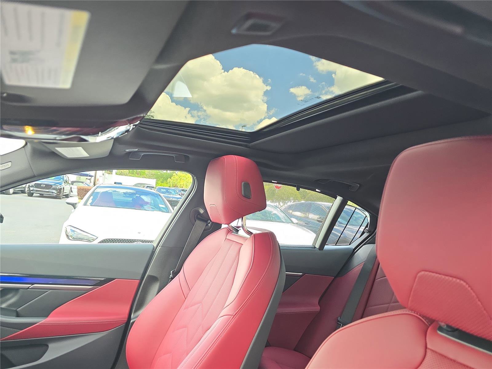 Used 2025 BMW 540i xDrive AWD/4WD image 28