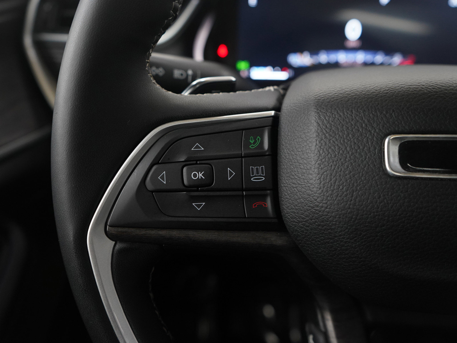 Used 2023 Jeep Grand Cherokee L Limited w/ Luxury Tech Group II image 26