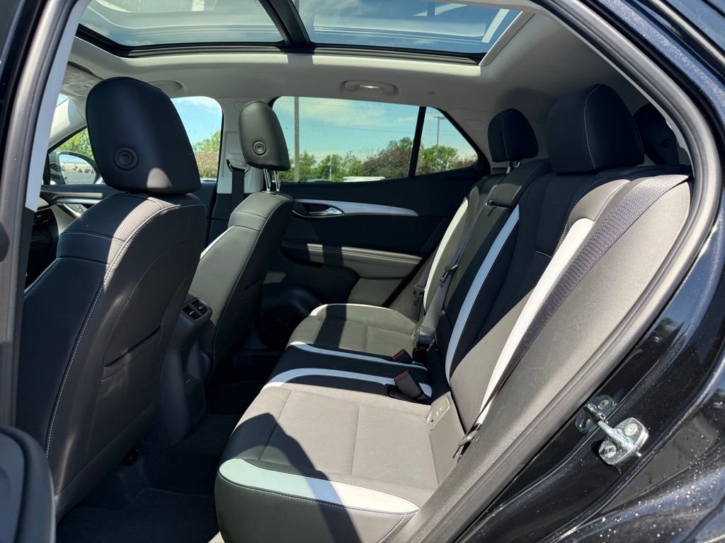 Used 2025 Buick Envision Sport Touring AWD/4WD image 14
