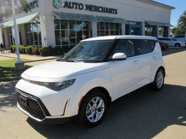 Used 2023 Kia Soul LX w/ LX Technology Package image 1