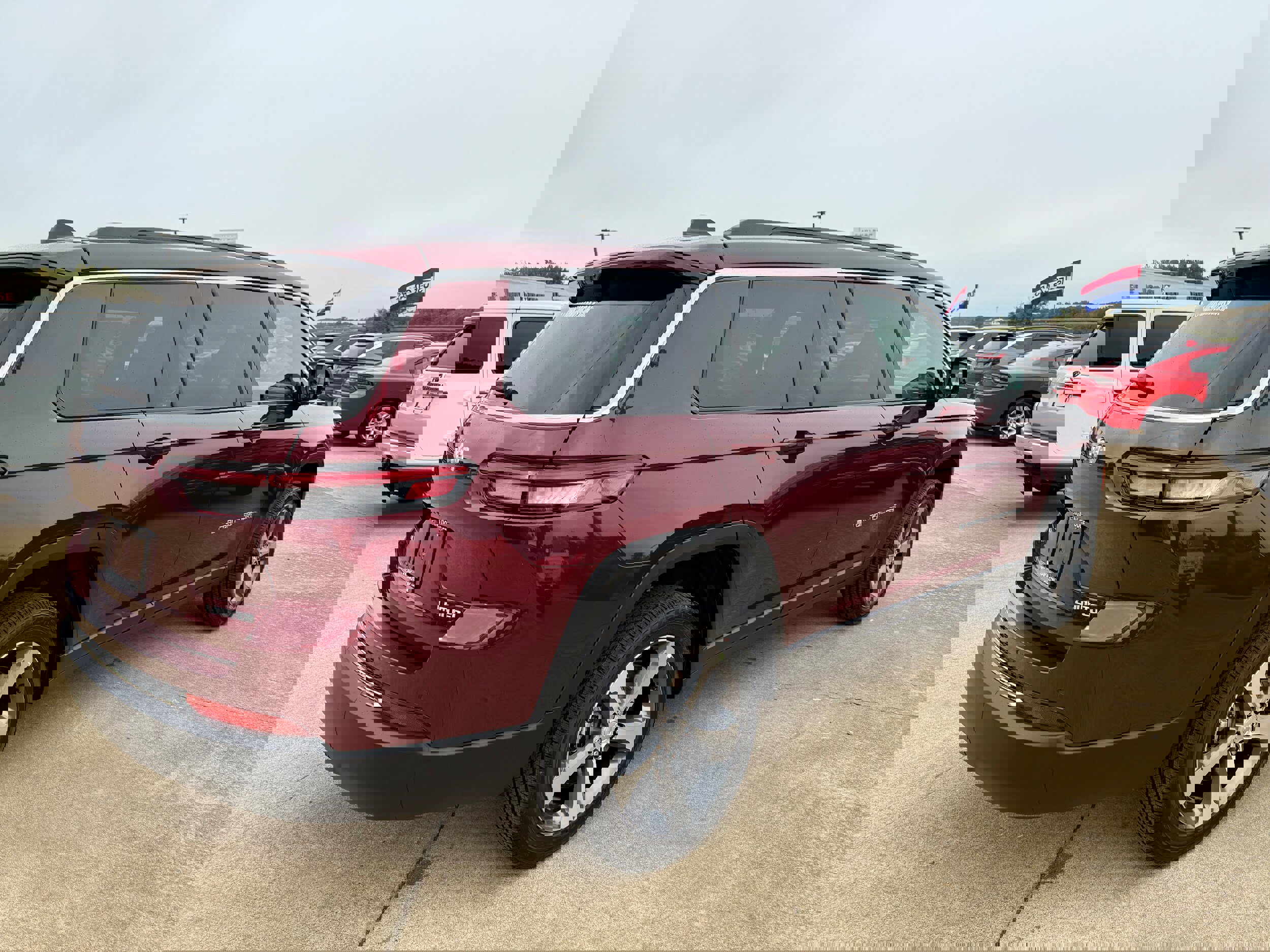 New 2025 Jeep Grand Cherokee L Limited w/ Luxury Tech Group II image 4