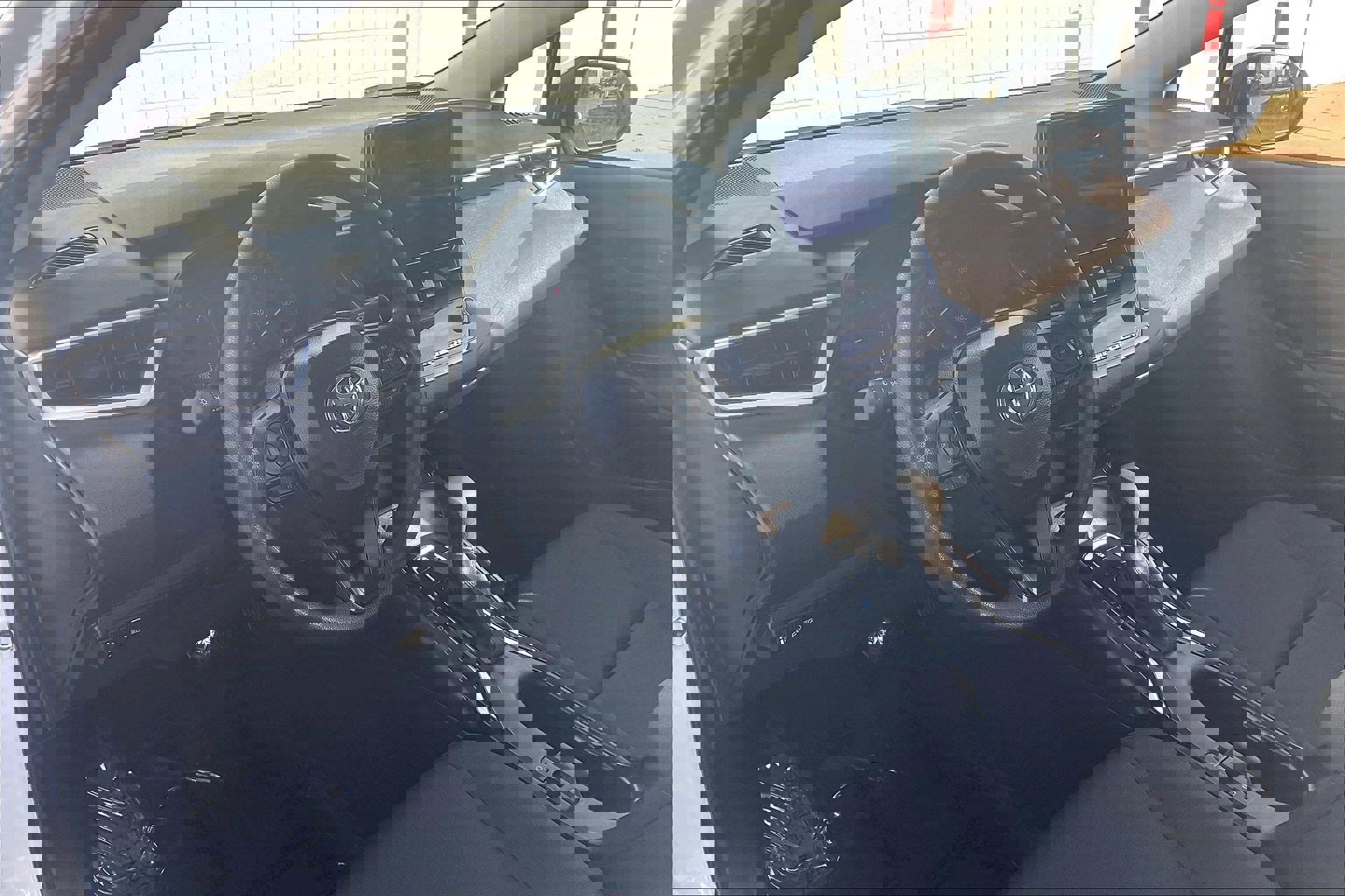 Used 2025 Toyota Corolla LE image 18