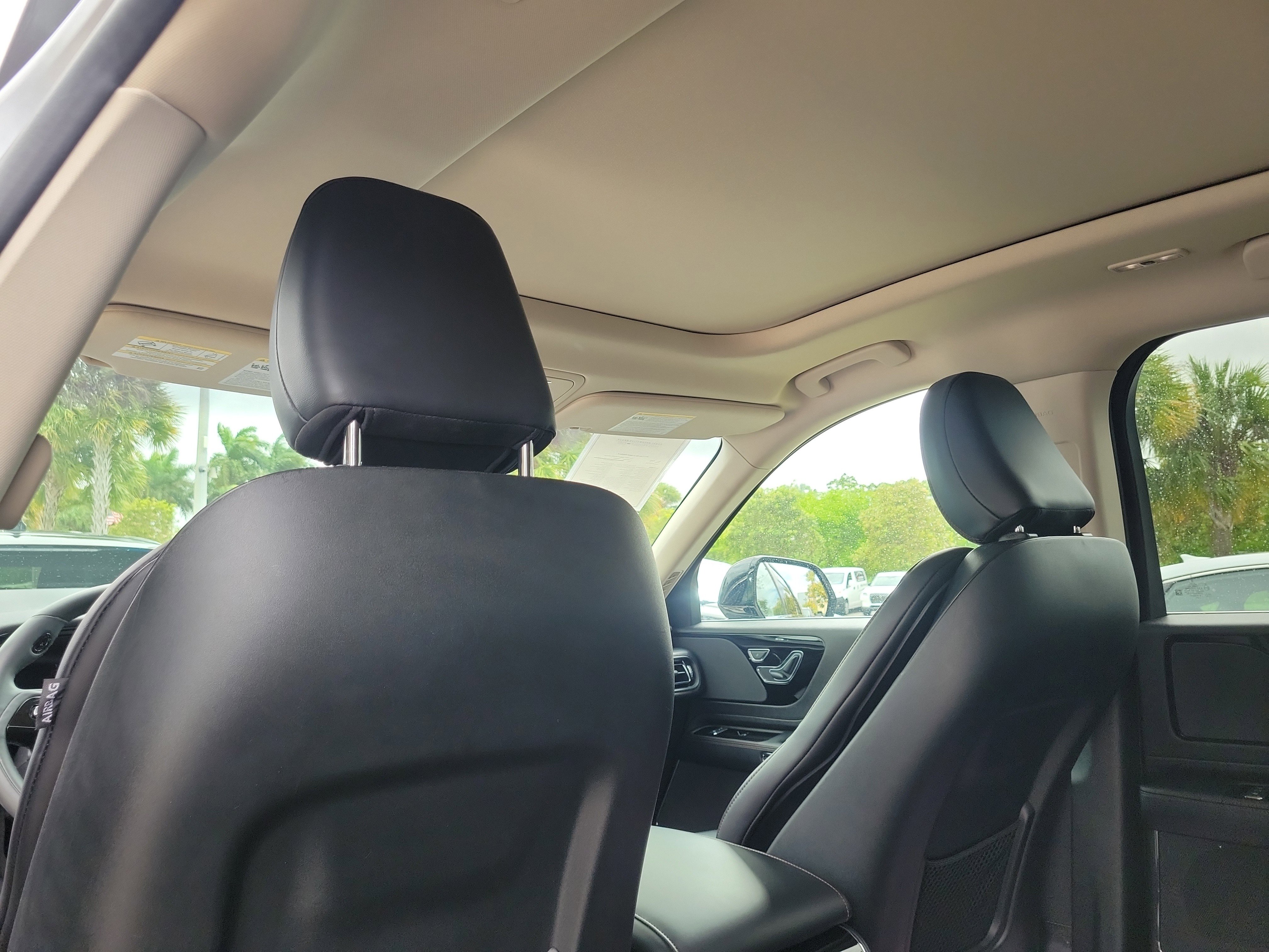 Used 2023 Lincoln Aviator 2WD w/ Premium Package image 10