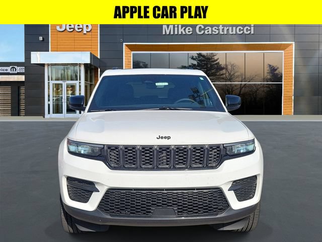 Used 2024 Jeep Grand Cherokee Altitude AWD/4WD image 2