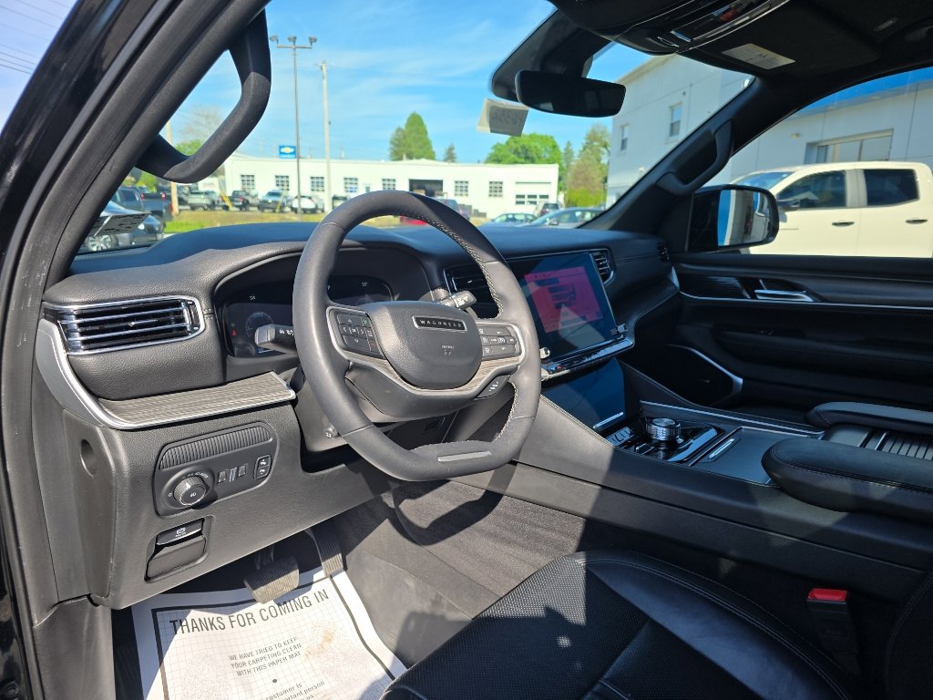 Used 2024 Jeep Wagoneer Series II AWD/4WD image 18