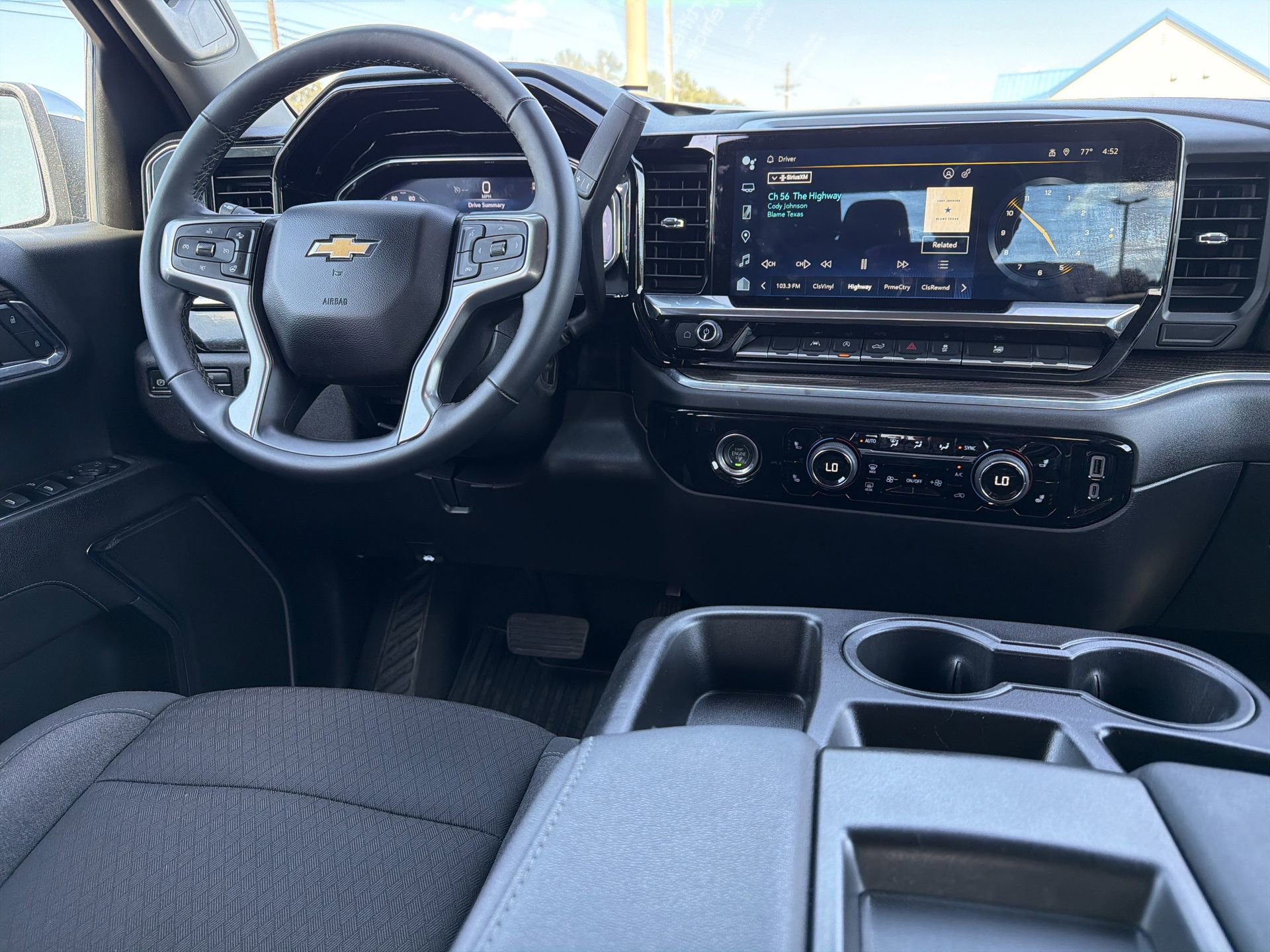 Used 2024 Chevrolet Silverado 1500 LT image 3