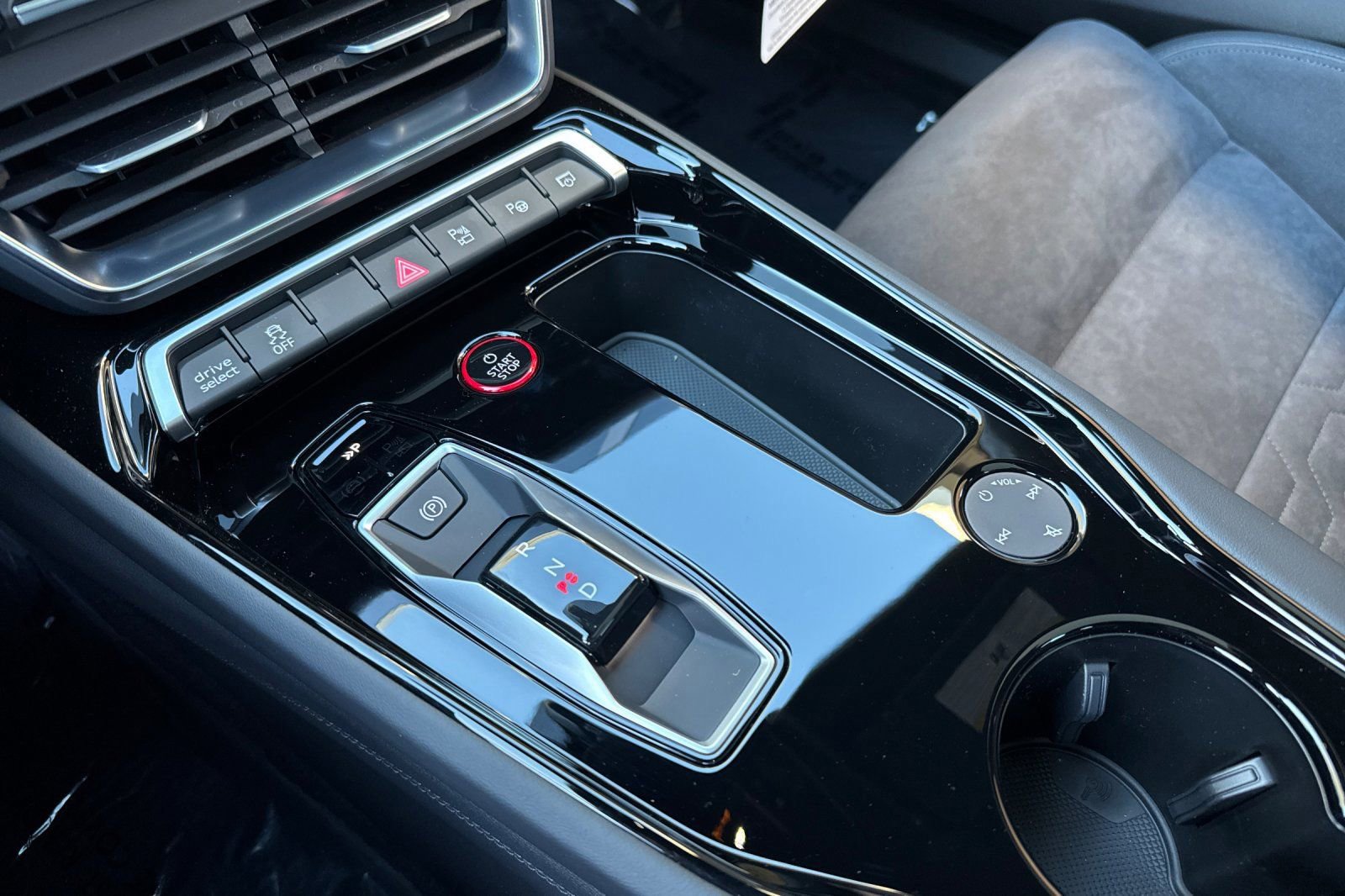 New 2026 Audi S e-tron GT Prestige image 18