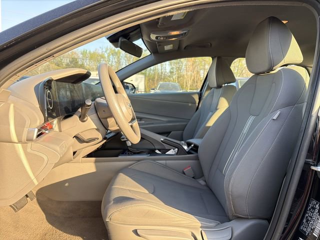 Used 2024 Hyundai Elantra SEL image 11