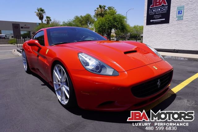 Used 2014 Ferrari California RWD image 31