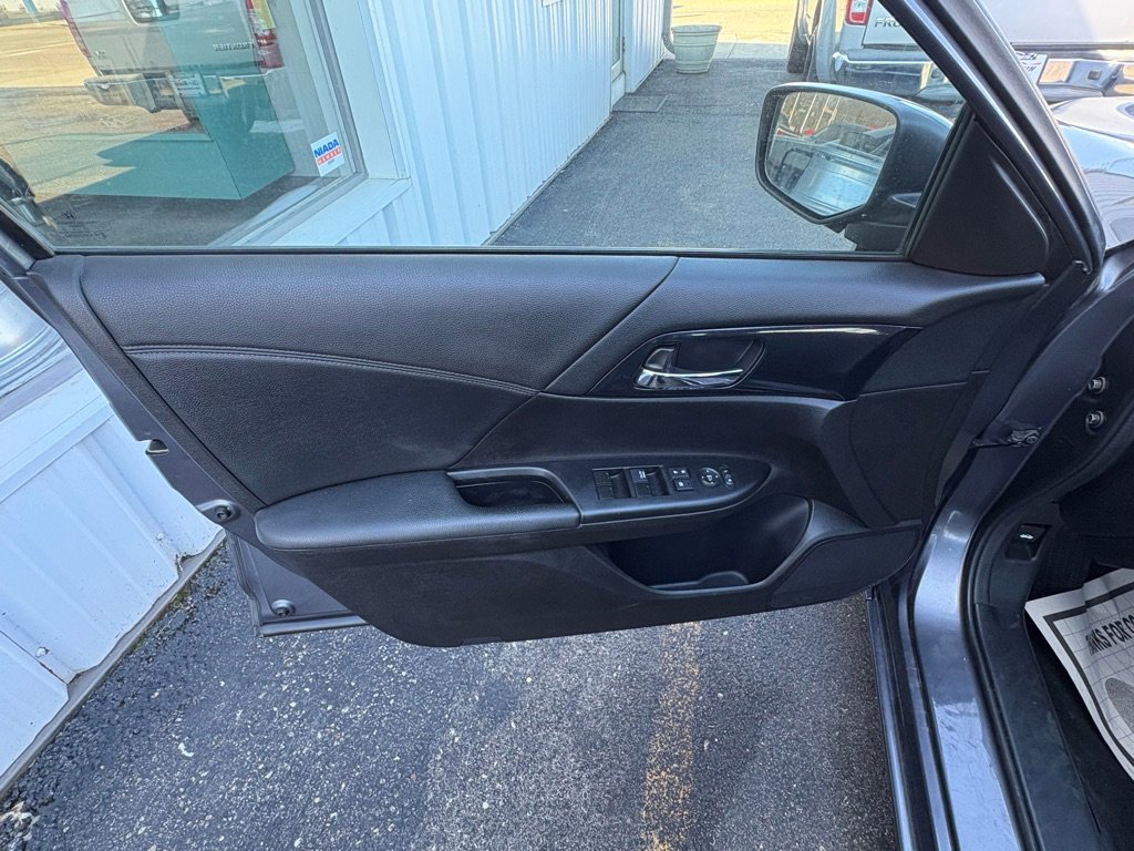 Used 2013 Honda Accord Sport image 7