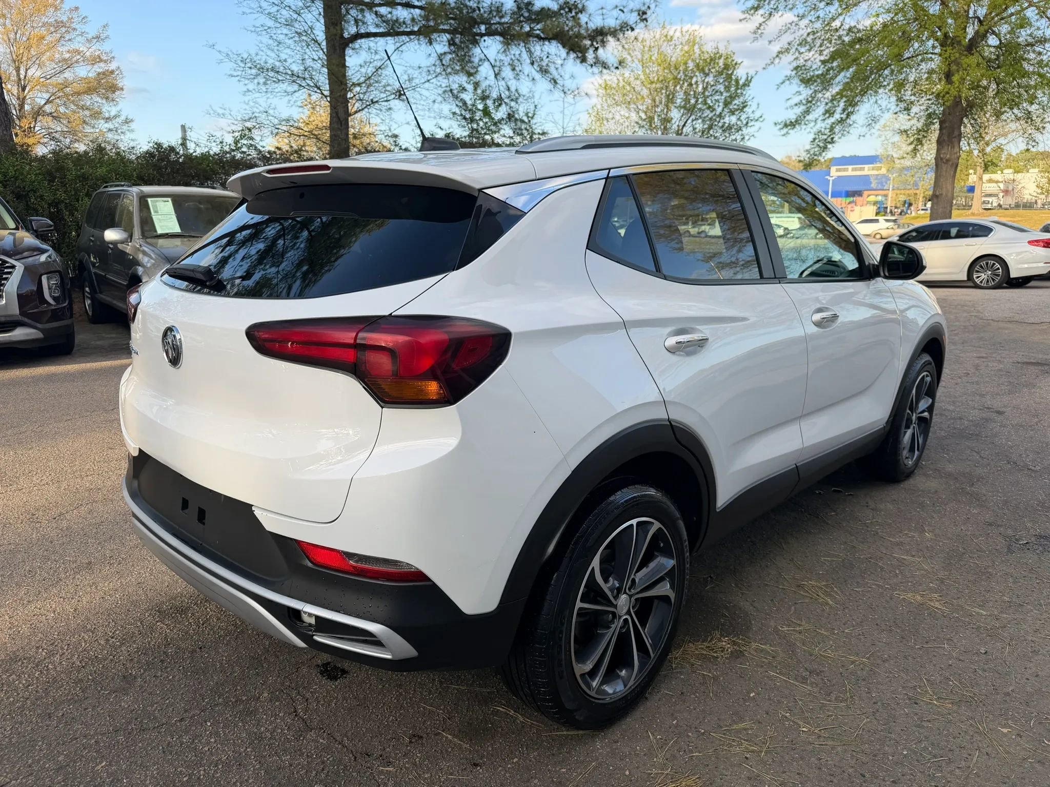 Used 2023 Buick Encore GX Select w/ Safety Package II FWD image 5