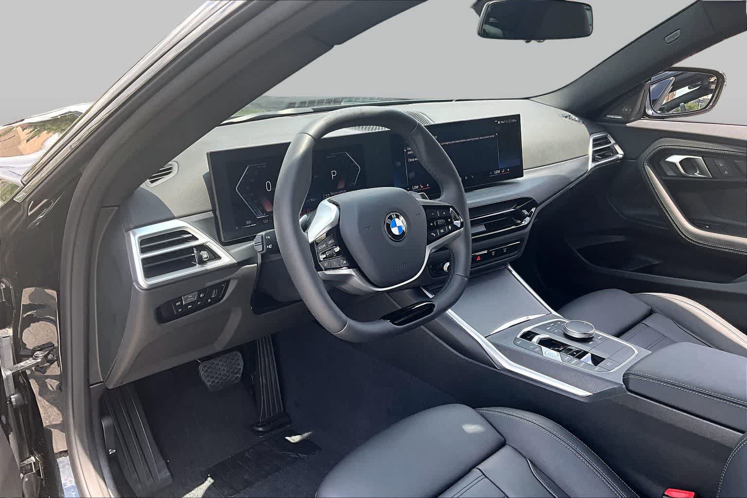 Used 2025 BMW 230i Coupe w/ Convenience Package RWD image 16