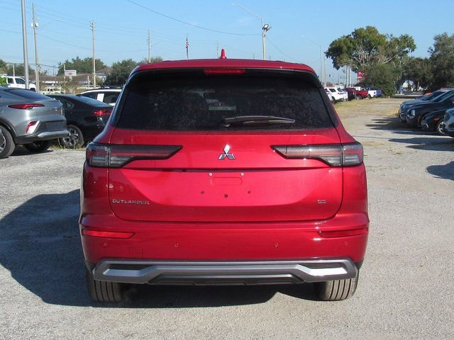 New 2025 Mitsubishi Outlander SE image 4