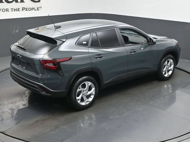 New 2026 Chevrolet Trax LS w/ LS Convenience Package FWD image 18