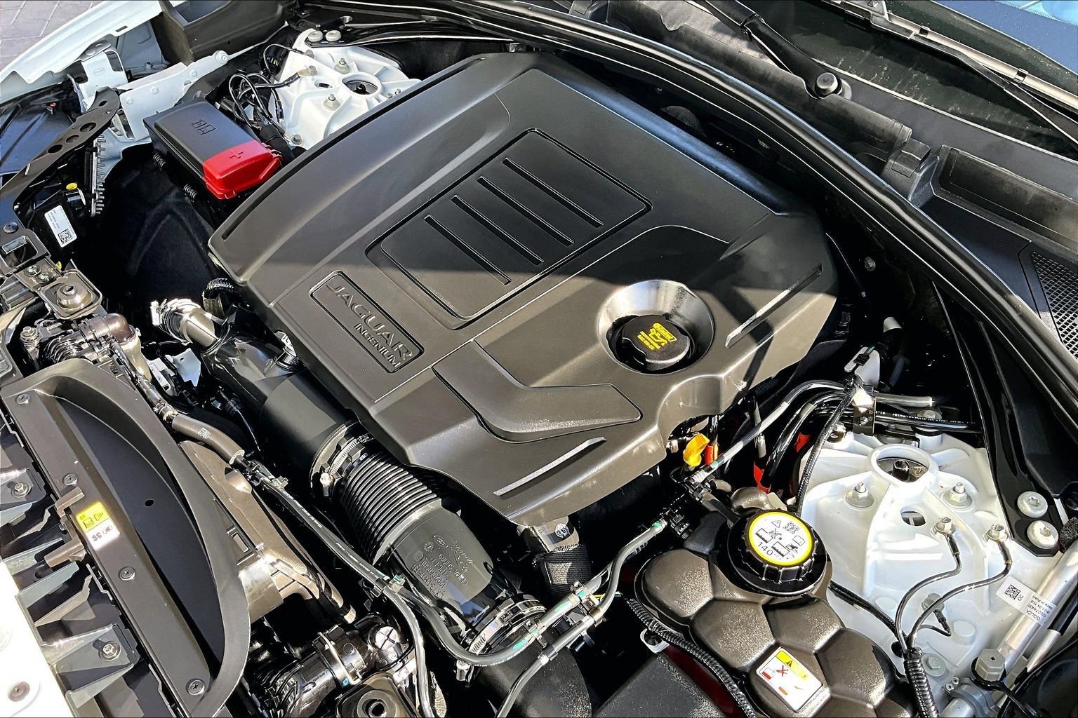 Certified 2025 Jaguar F-PACE R-Dynamic S AWD/4WD image 30