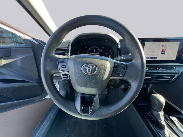 Used 2025 Toyota Camry LE image 13
