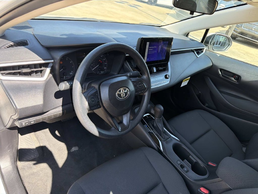 Used 2025 Toyota Corolla LE FWD image 19