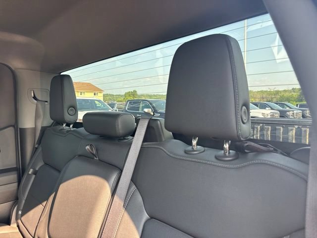 Used 2023 GMC Sierra 1500 SLT w/ SLT Convenience Package AWD/4WD image 32
