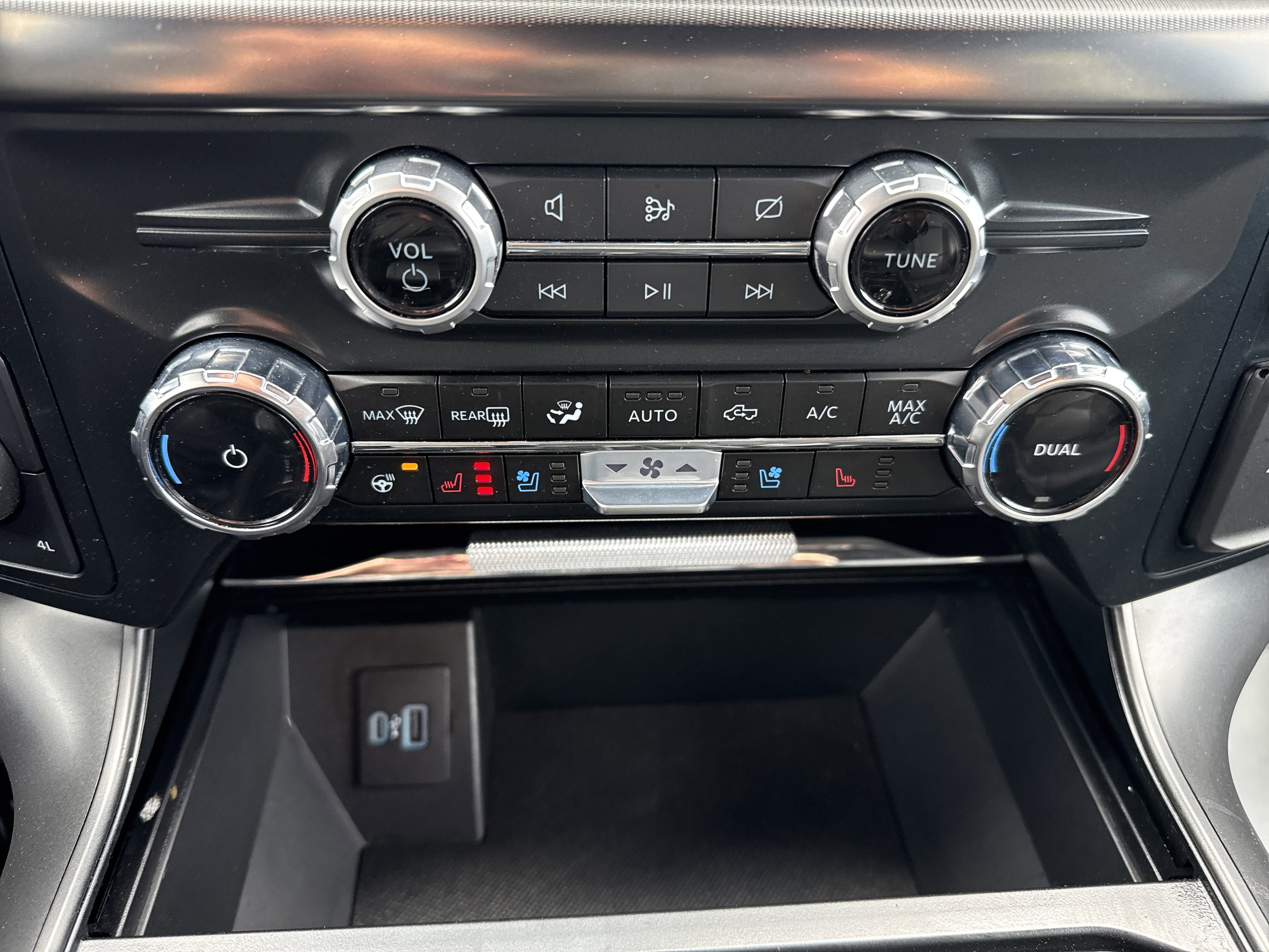 Used 2024 Ford F150 Lariat w/ Bed Utility Package image 29