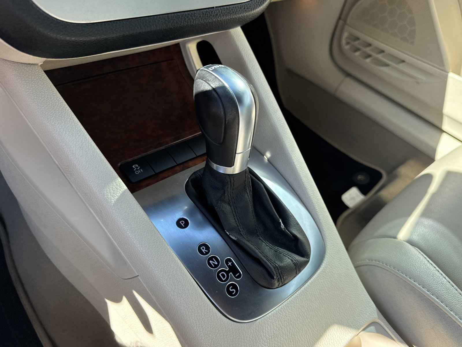 Used 2012 Volkswagen Eos Lux image 21