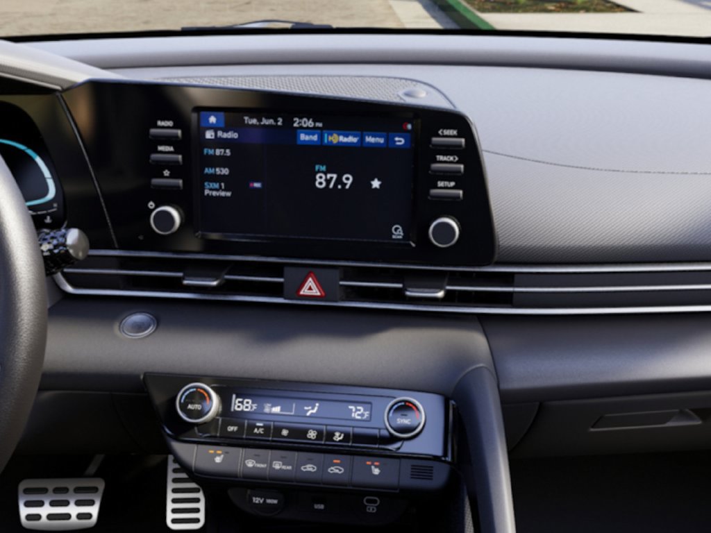 New 2026 Hyundai Elantra SEL Sport FWD image 7