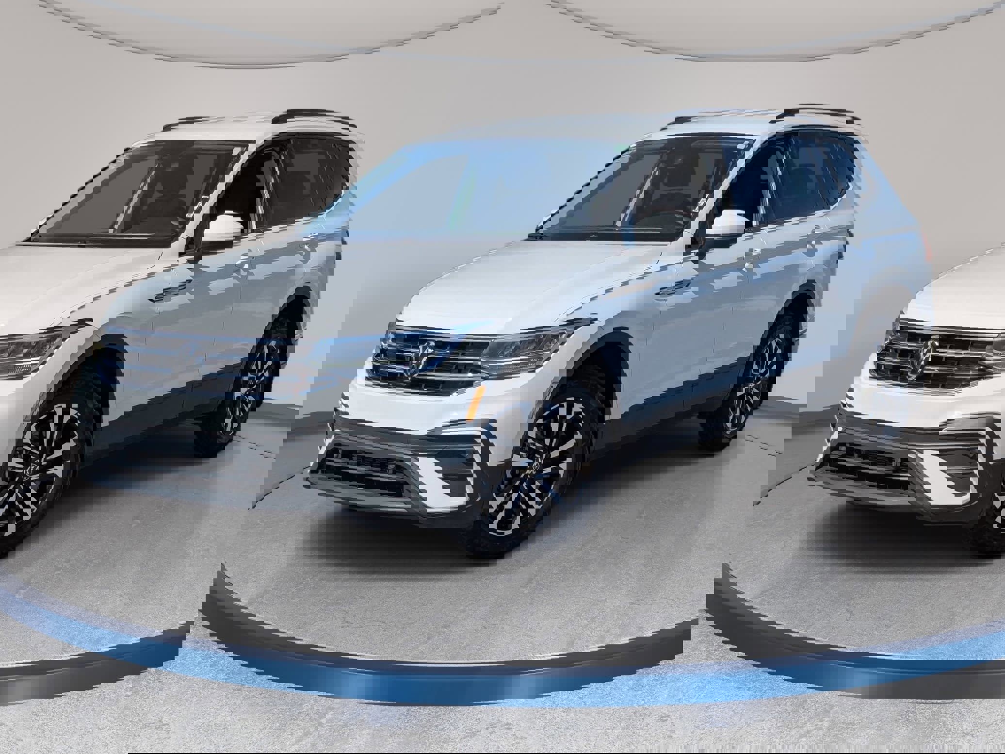 Used 2023 Volkswagen Tiguan S image 2