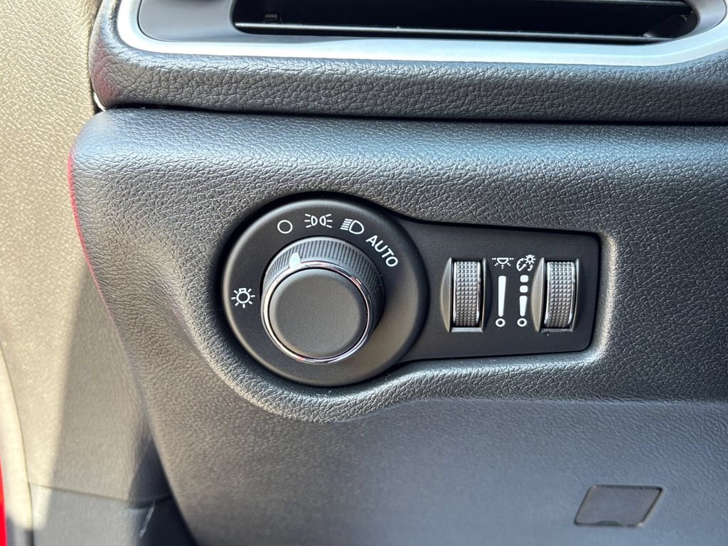 New 2027 Chrysler Pacifica Limited AWD/4WD image 31