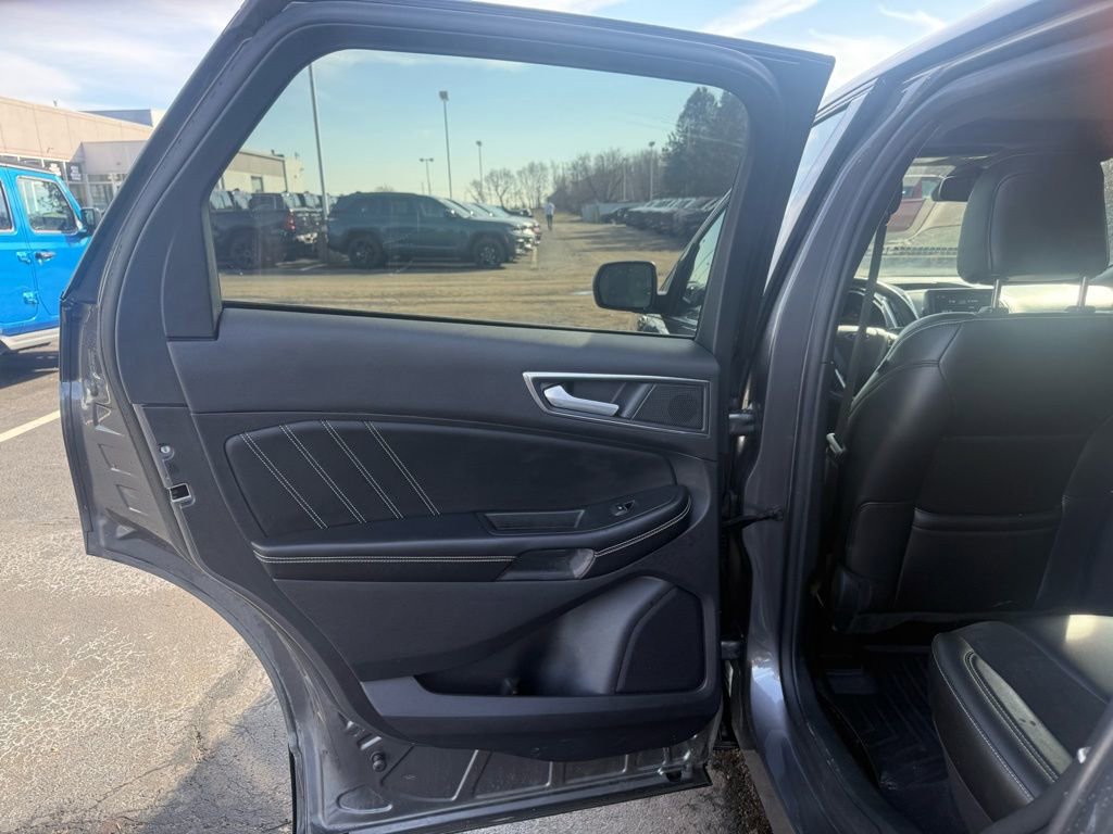 Used 2022 Ford Edge ST w/ Equipment Group 401A image 32
