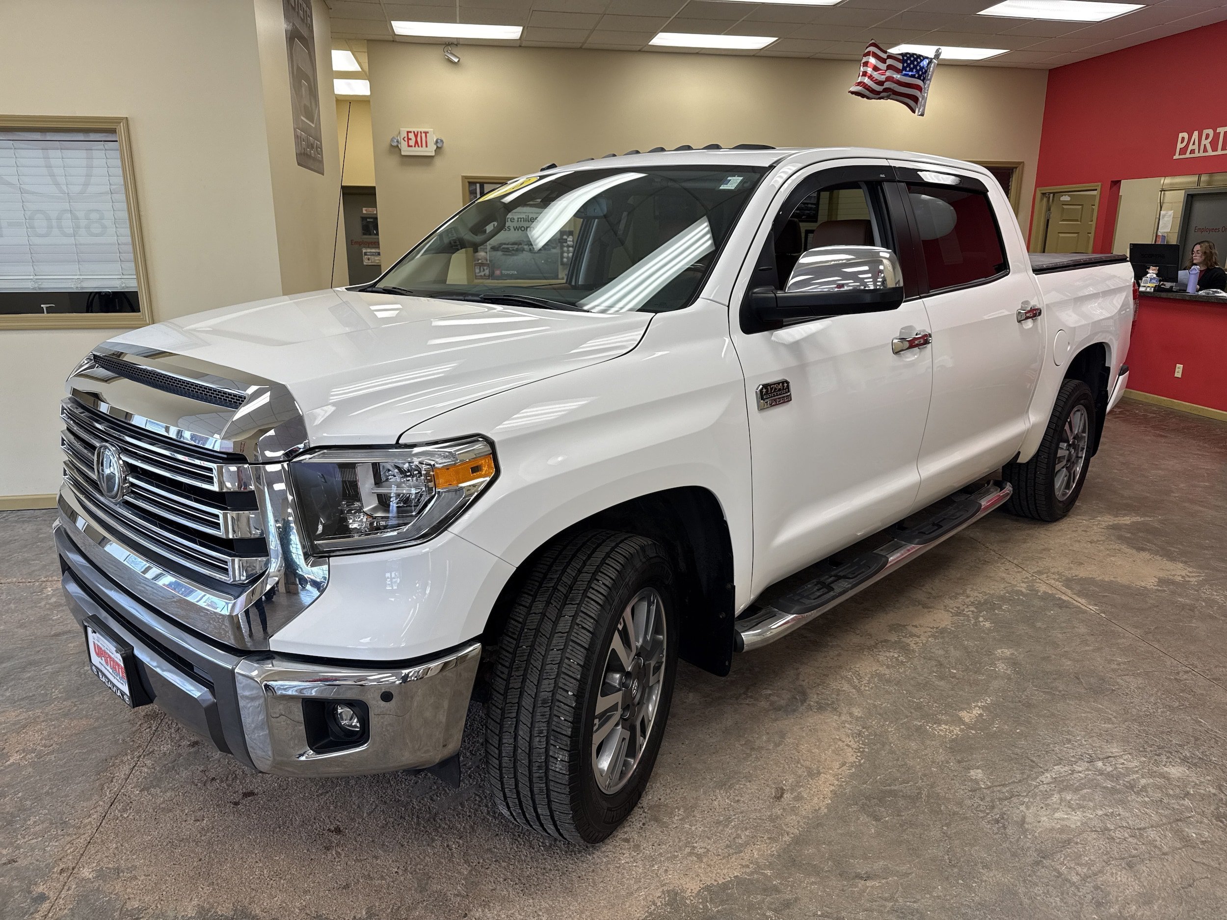 Used 2018 Toyota Tundra Platinum AWD/4WD image 3