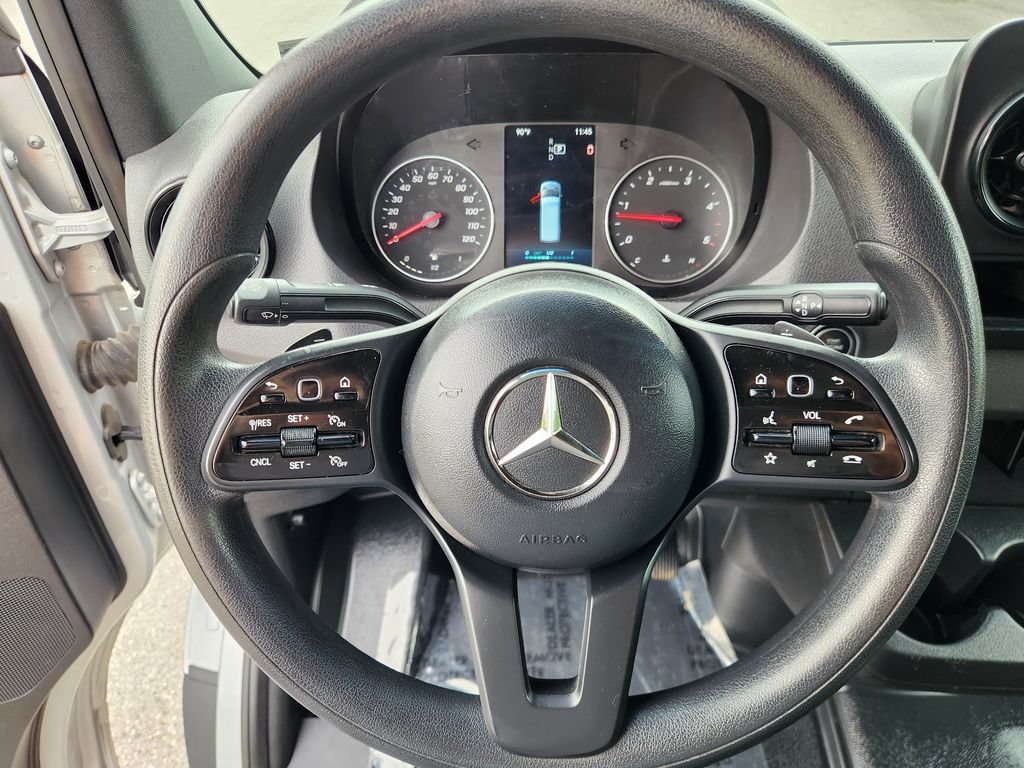 Used 2022 Mercedes-Benz Sprinter 2500 image 22