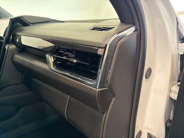 Used 2026 GMC Yukon Elevation image 42