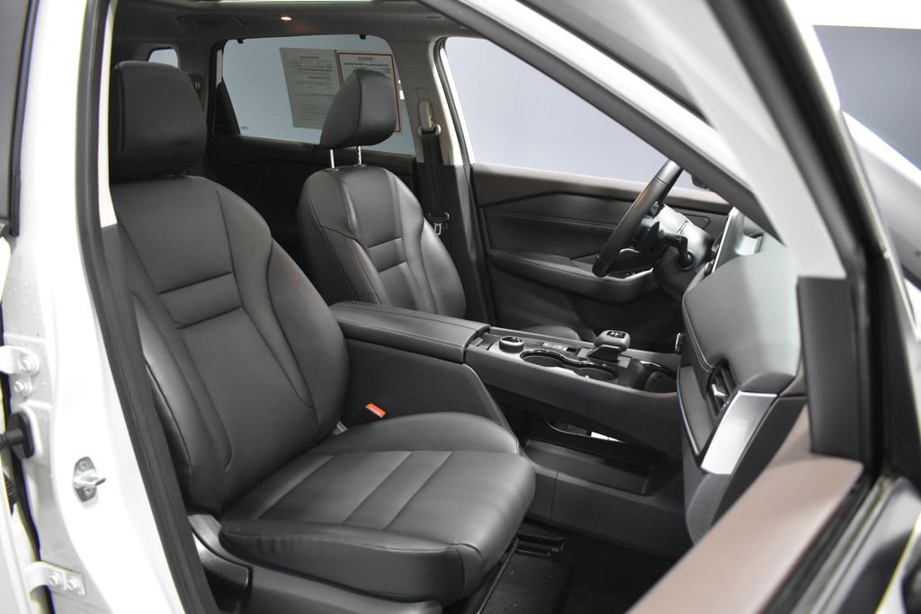 Certified 2023 Nissan Rogue SV w/ SV Premium B Package image 14